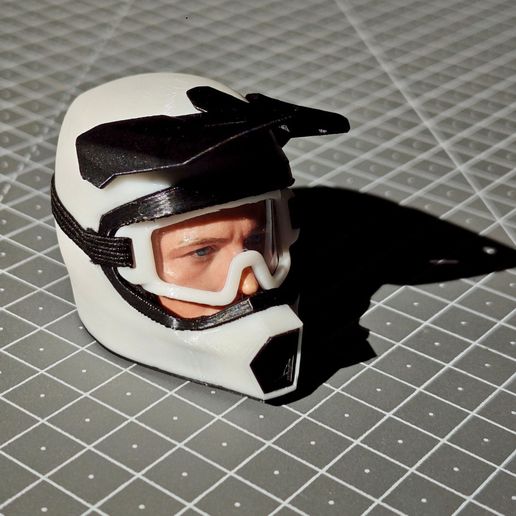 🪖 1/6 Motocross Helmet & Goggles・ 3D File for 3D printing・Cults