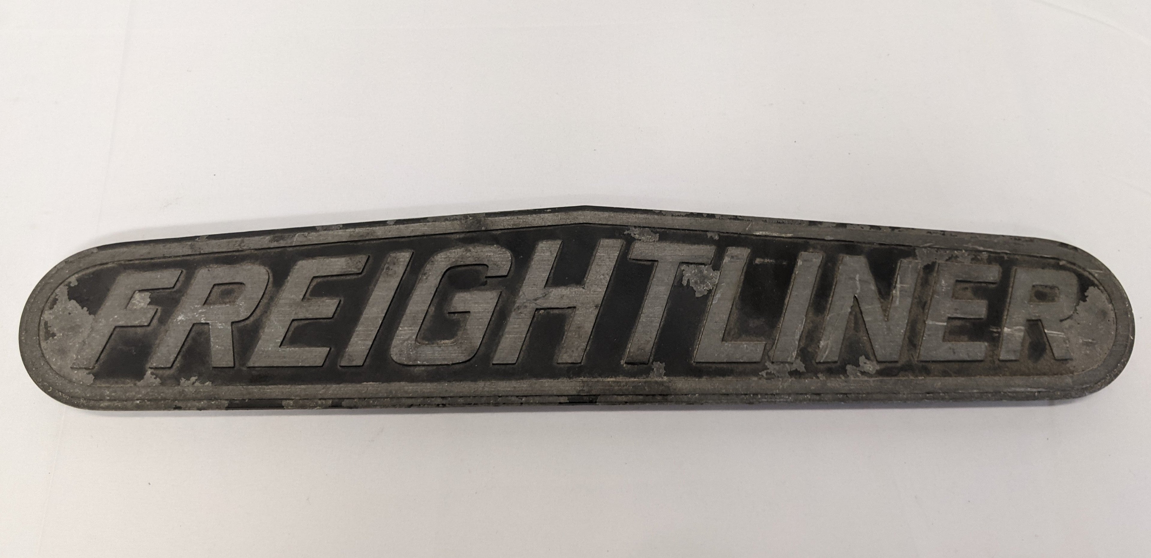 Damaged Freightliner 20 1/2" Nameplate Emblem - P/N A 681 584 03 25 (10032741908796)