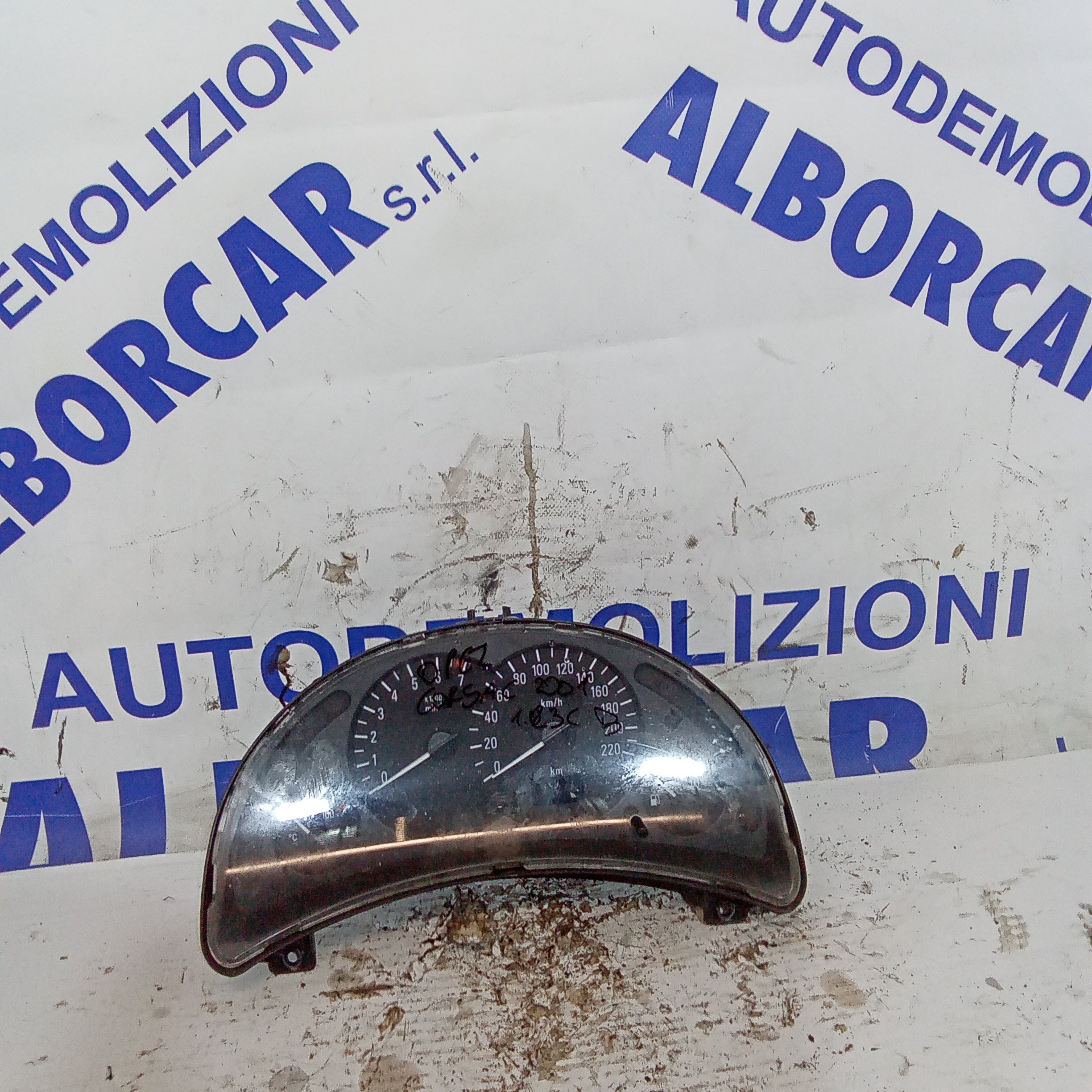 Quadro strumenti contachilometri opel corsa 1.3cdti anno 2001 codice 8311302