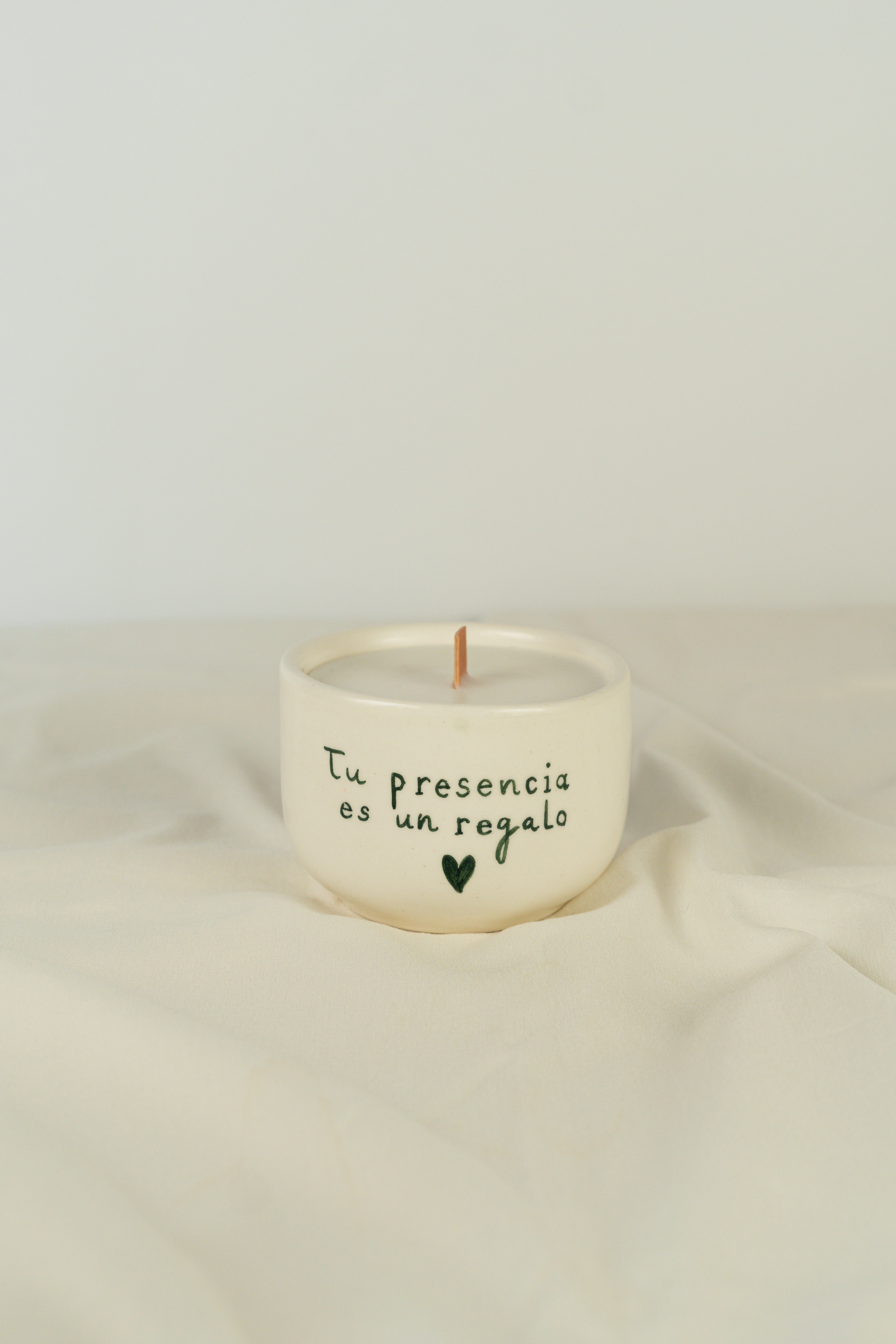 Vela en Cerámica Tu Presencia es un Regalo 130gr