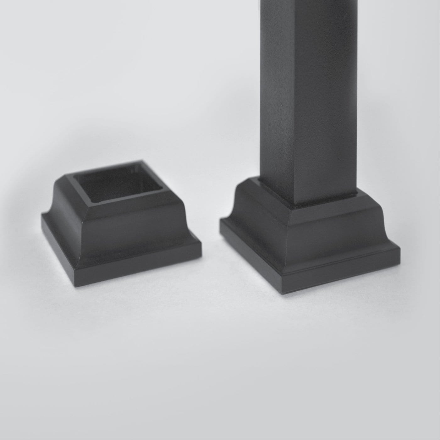 TITAN BUILDING PRODUCTS 3/4-in x 32-in Powder Coated Black Aluminum Square Deck Baluster (10-Pack)