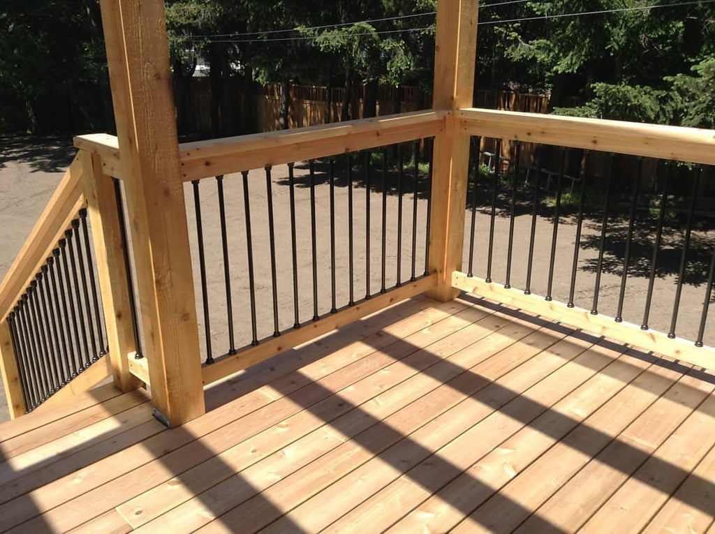TITAN BUILDING PRODUCTS 3/4-in x 32-in Powder Coated Black Aluminum Square Deck Baluster (10-Pack)