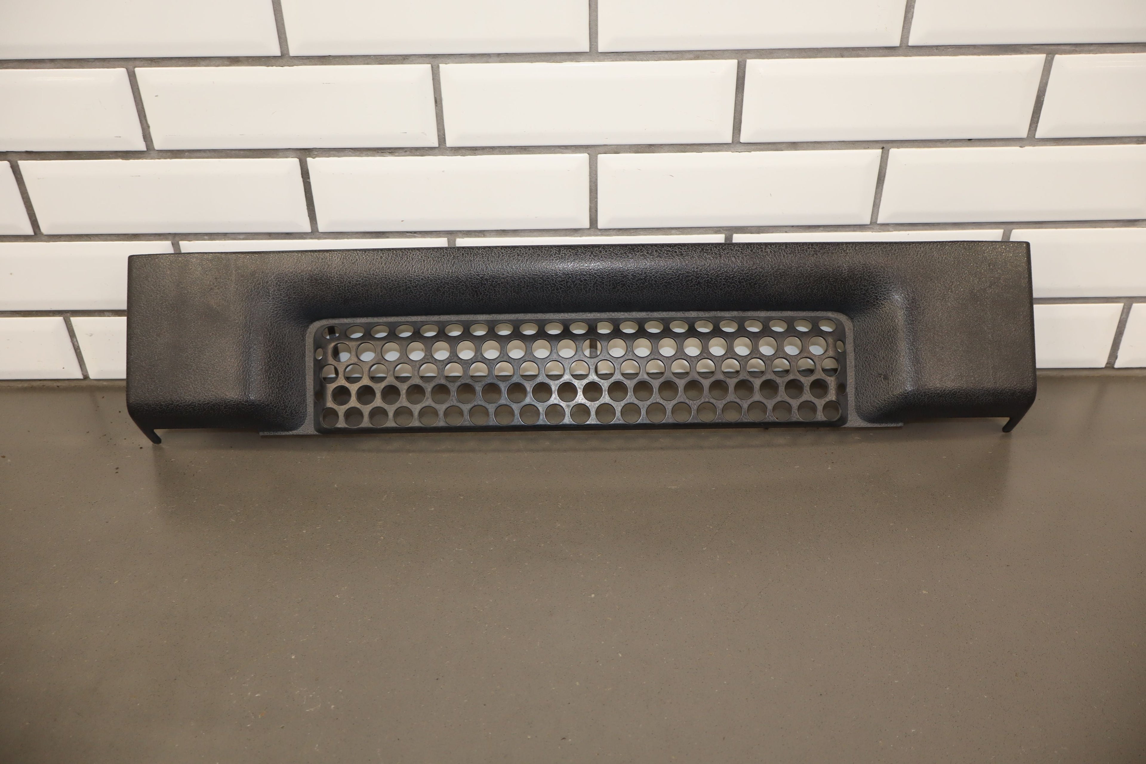 2003-2005 Hummer H2 Grille 15078156 OEM