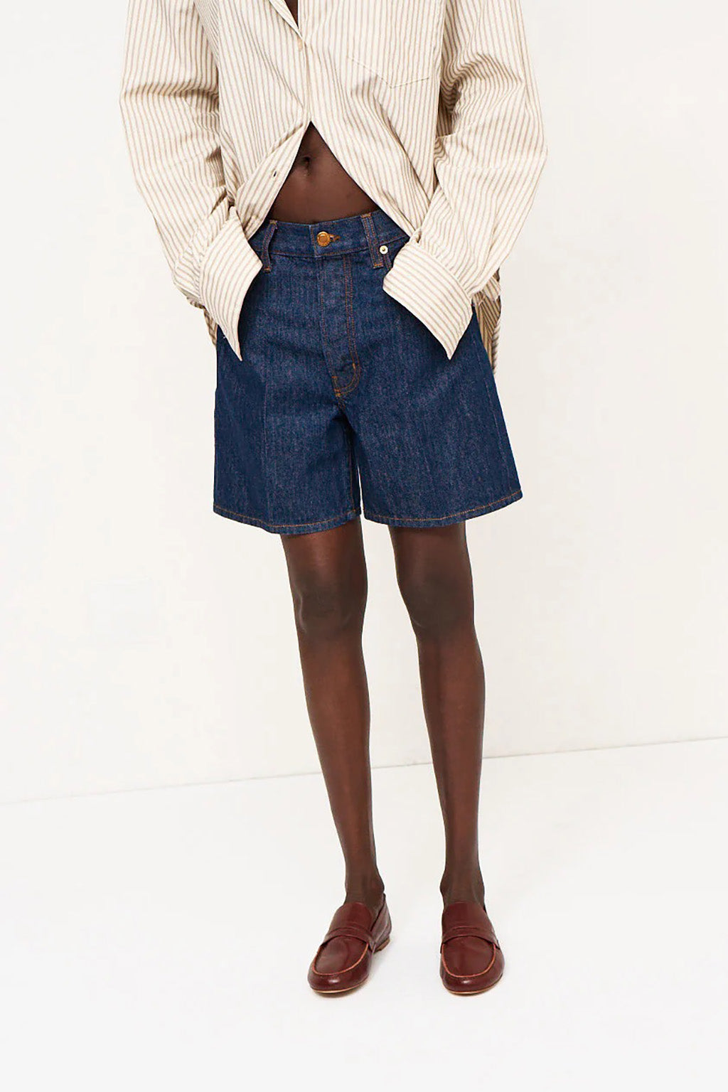THE TAILOR SHORT IN RAW RINSE