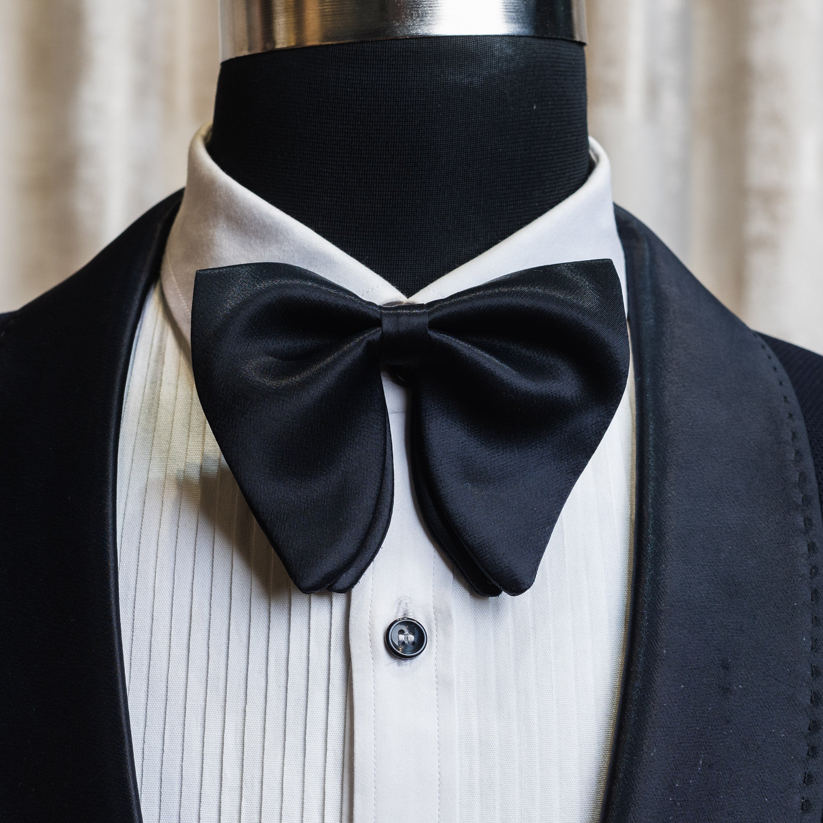 Butterfly bow tie