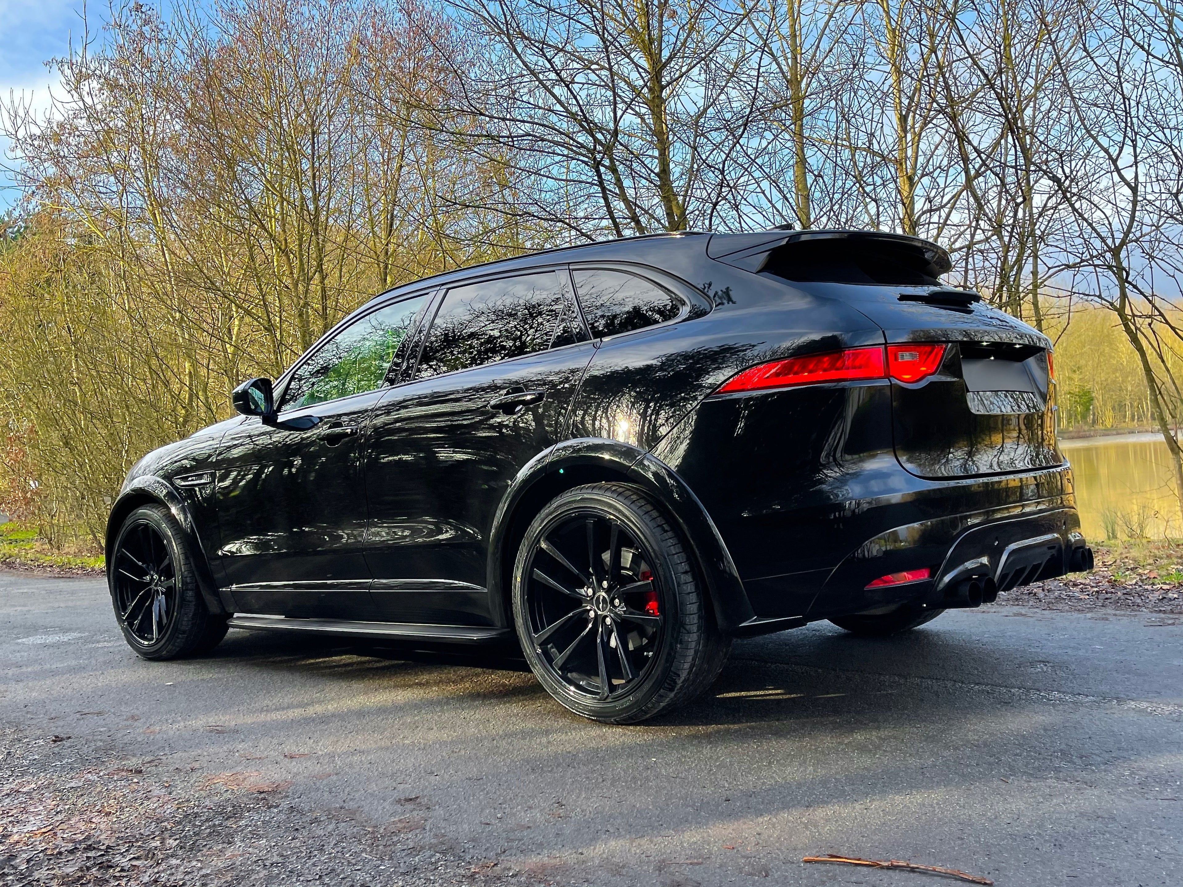 AVR Jaguar F-Pace Rear Diffuser(V1) & Quad Exhaust tips Fits All 3.0 LTR Petrol And Diesel Models 2016-2018
