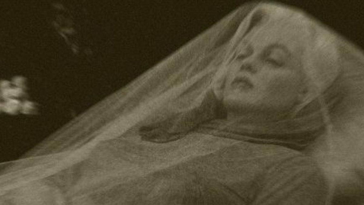 Marilyn Monroe Funeral Photograph