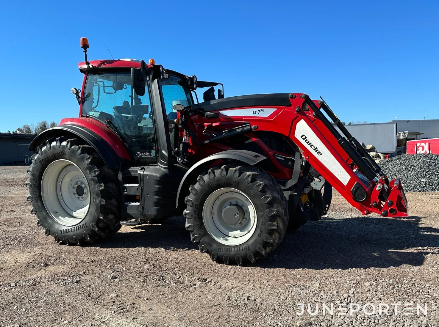 Valtra T214 Med Lastare & Frontlyft Pto Skogs- Lantbruksmaskiner